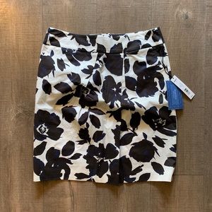 Vera Wang Knee Length Skirt